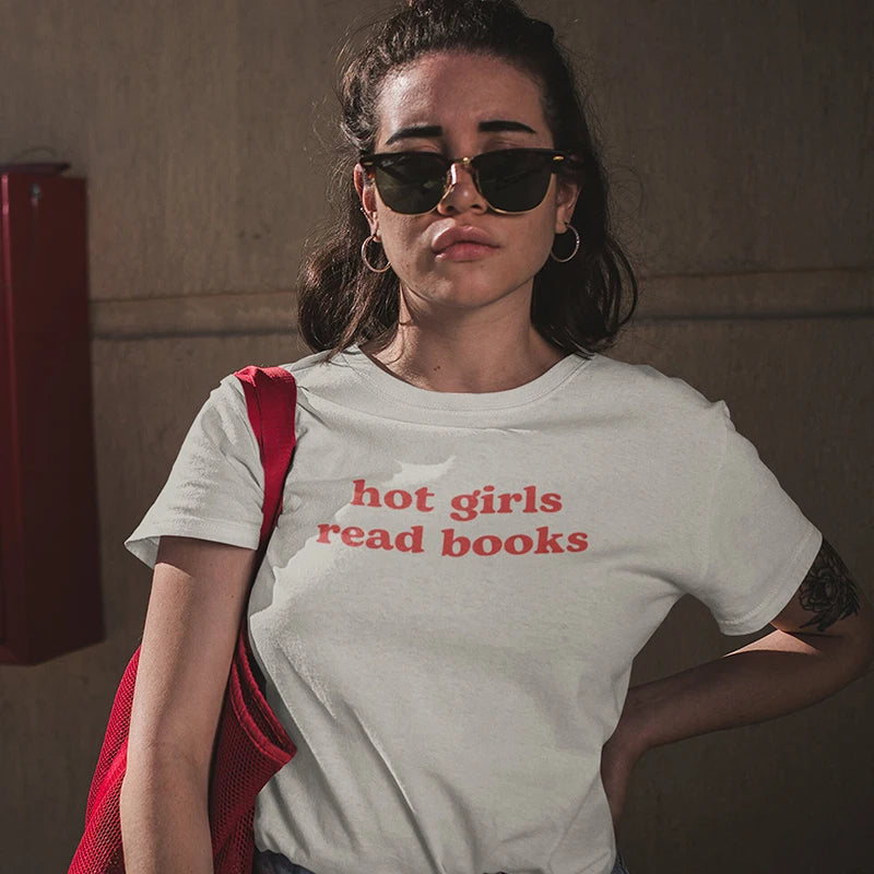 Hot Girls Read Books Y2K Aesthetic Tee - Coquette & Goth Styles