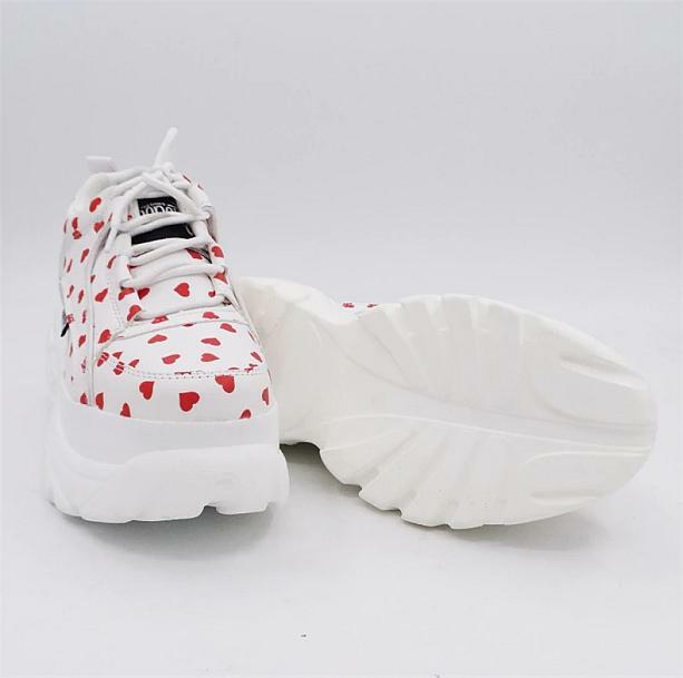 Red Hearts Sneakers: Y2K Aesthetic Footwear for Trendy Outfits