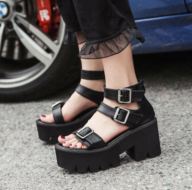 Y2K Grunge Style Sandals: Aesthetic Footwear for Trendy Outfits